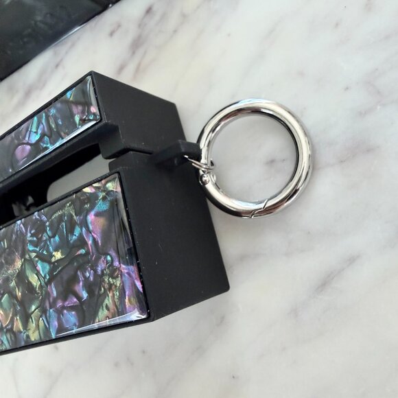 🌈 FLAUNT Square AirPods Pro Case - 1st and 2nd Generation Abalone Shell - Picture 9 of 11